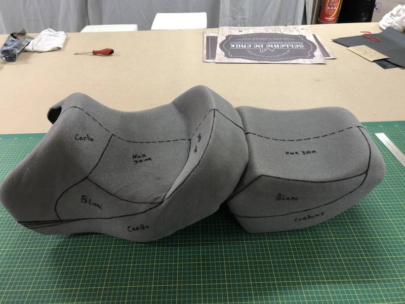 Réalisation complète d'une selle confort pour moto BMW 1150 RT, proche de FECAMP