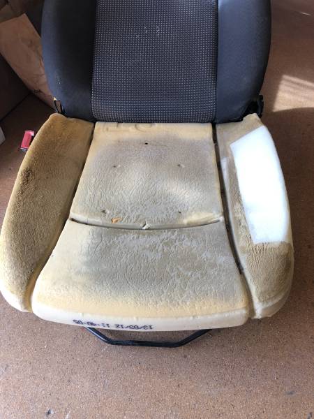 façonnage d'une mousse d'assise de véhicule utilitaire