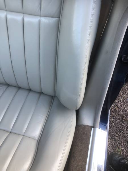 Réparation trou sur siège CUIR de JAGUAR XJ V8