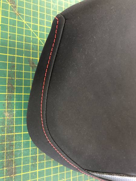 Réalisation d'une selle moto MV AGUSTA F4 avec ajout mousse bultex et changement design, BRETTEVILLE DU GRAND CAUXr