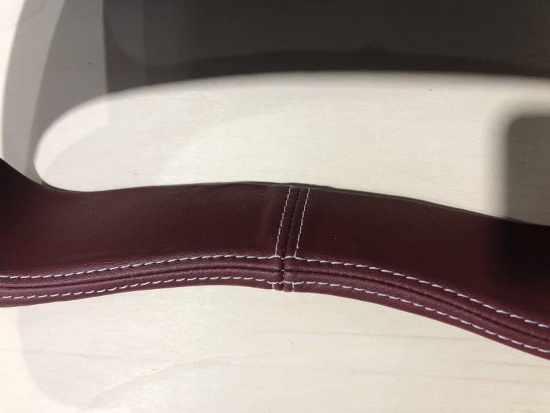 Assemblage avec finition en surpiqûres doubles