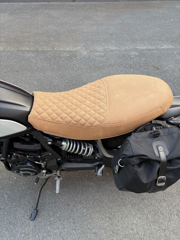 CUSTOMISATION SELLE MOTO DUCATI SCRAMBLER