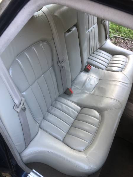 Banquette arrière en cuir rénovée sur JAGUAR XJ V8