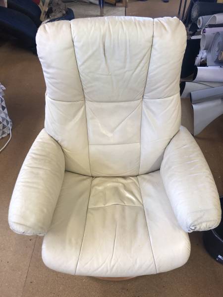 Fauteuil d'origine avant recoloration en couleur expresso