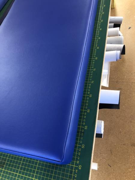 Coussin tête de lit en simili-cuir résistant aux produits d'entretien