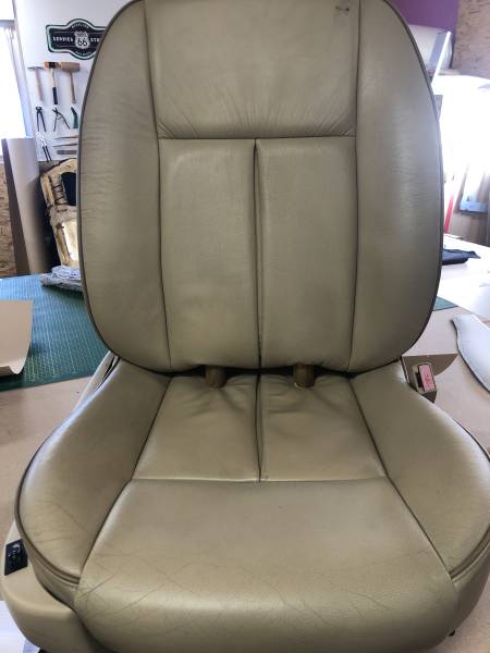 Siège en cuir à rénover