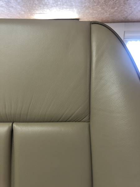 Rénovation siège en cuir cuir accroc