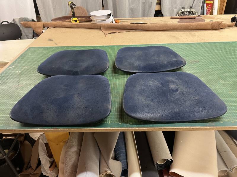 Dessus de chaise avant réfection de l'ALCANTARA