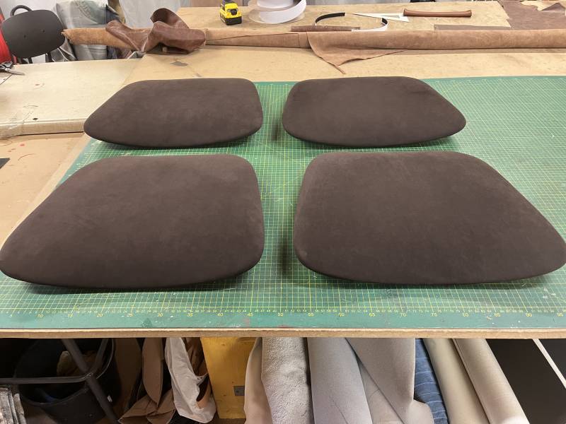 Réfection de dessus de chaise en ALCANTARA