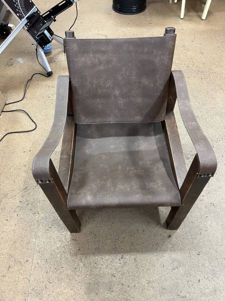 Réfection fauteuil Safari en simili cuir