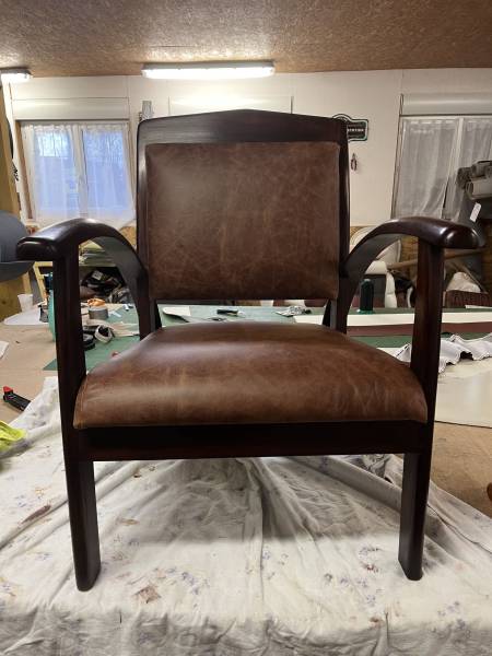 Remplacement du cuir sur fauteuil type colonial