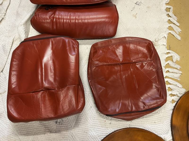 COLORATION DU CUIR SUR ASSISES DE FAUTEUIL 