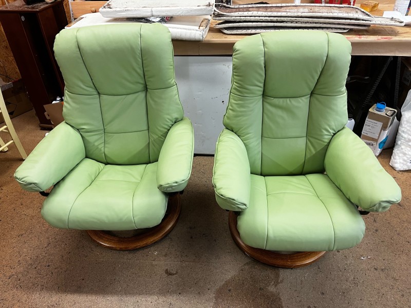 Réfection fauteuils cuir STRESSLESS à Paris : artisan sellier garnisseur
